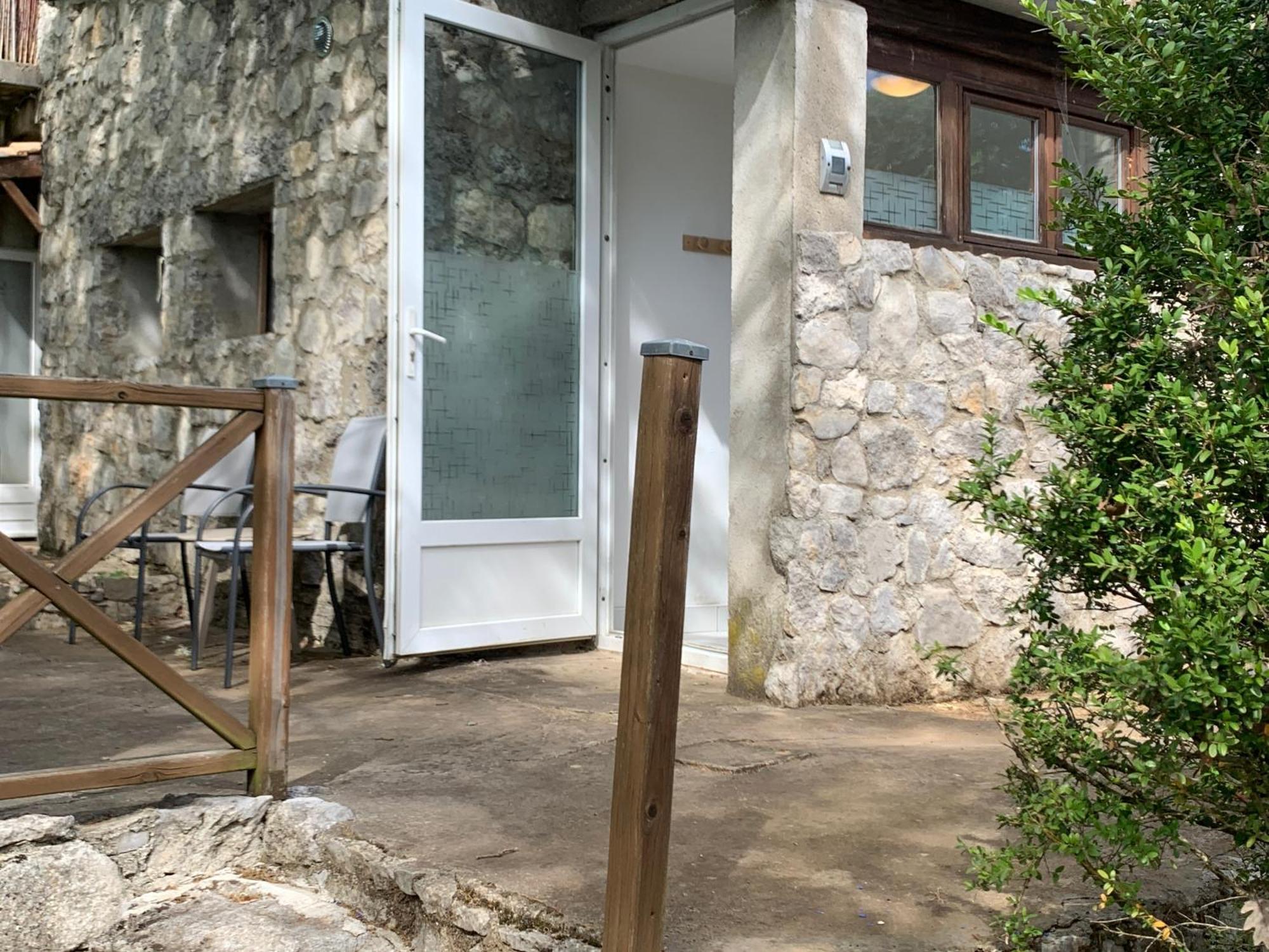 Saint Alban Auriolles Gite Avec Piscine Privee Au Coeur D'Une Foret De Chenes Proche De Vallon Pont D'Arc מראה חיצוני תמונה